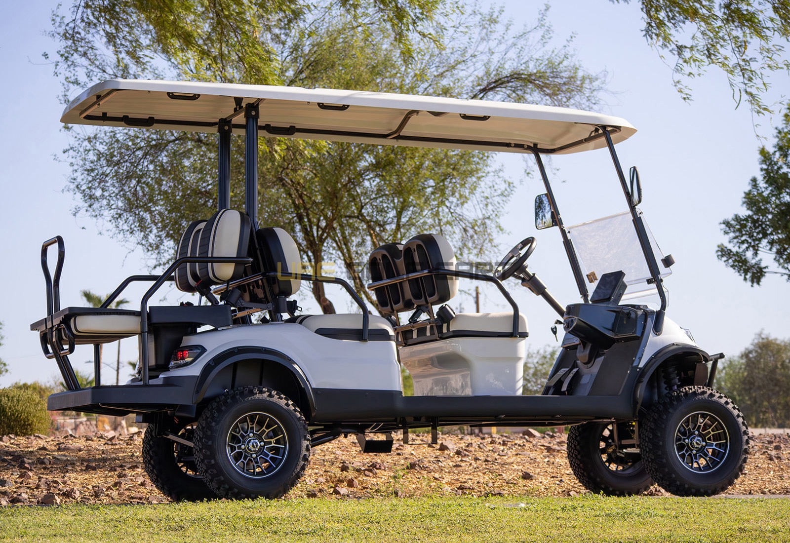 6 Seater Lifted Off Road Golf Cart with Lithium Battery and Built In Cooler - Normal Golf Carts - 4+2 Seater | UAE Golf Cart