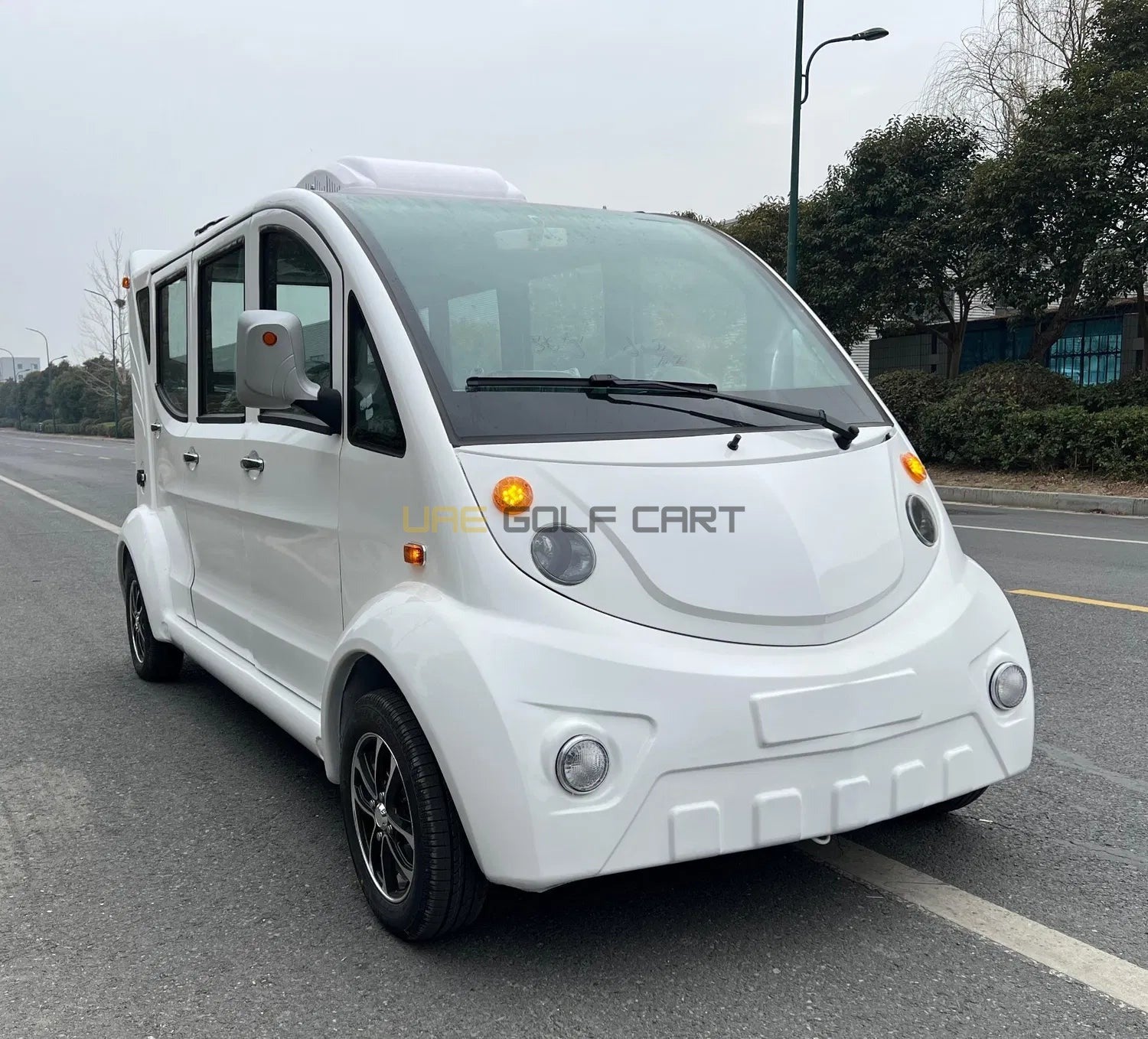Buy Enclosed 8 Seater Electric Golf Cart with Air Conditioning and Power Steering - Air Conditioned Golf Carts - 6 Seater at UAE Golf Cart
