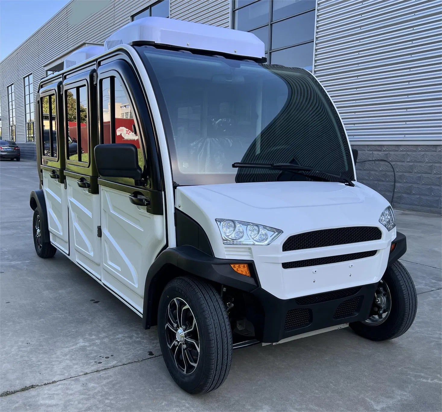 UAE Golf Cart - 6 Seater Enclosed Electric Golf Cart with Air Conditioning and 60V Battery - View 2