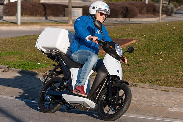 UAE Golf Cart 96kg Electric Scooter with Removable Lithium Battery for Private Estates - View 12