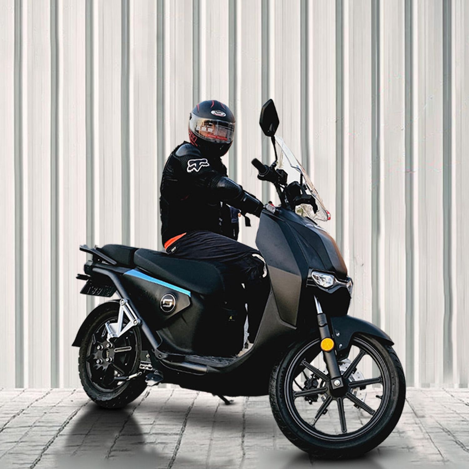 UAE Golf Cart Electric Scooter 60V 45Ah Battery 4.8kW Motor 90 km/h Top Speed Dual Battery 137km Range