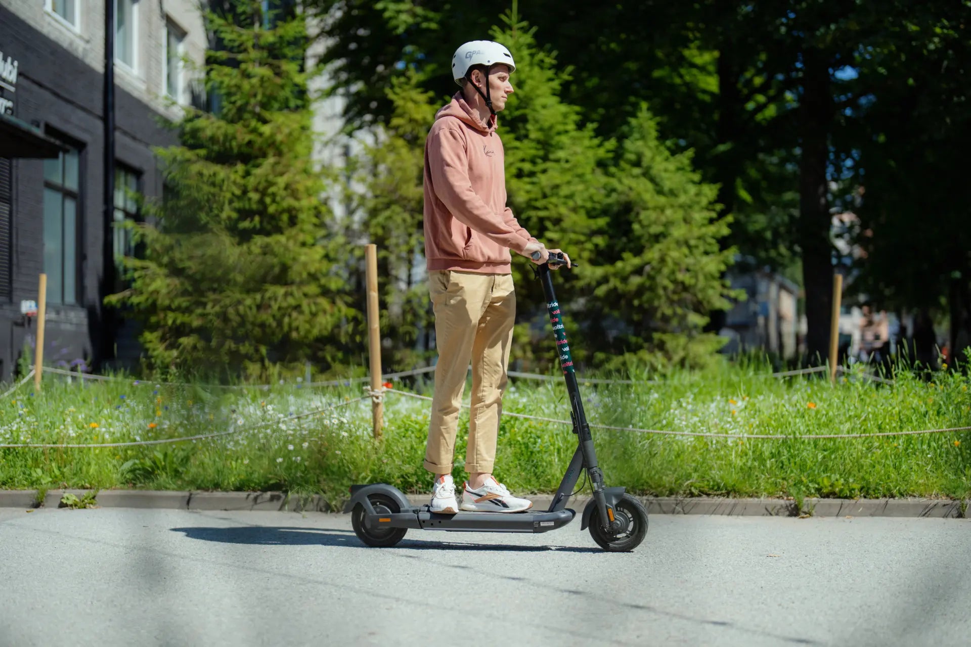 UAE Golf Cart Foldable Electric Scooter for Tall Adults 64V 59 Mile Range 300lb Load IPX5 - View 7