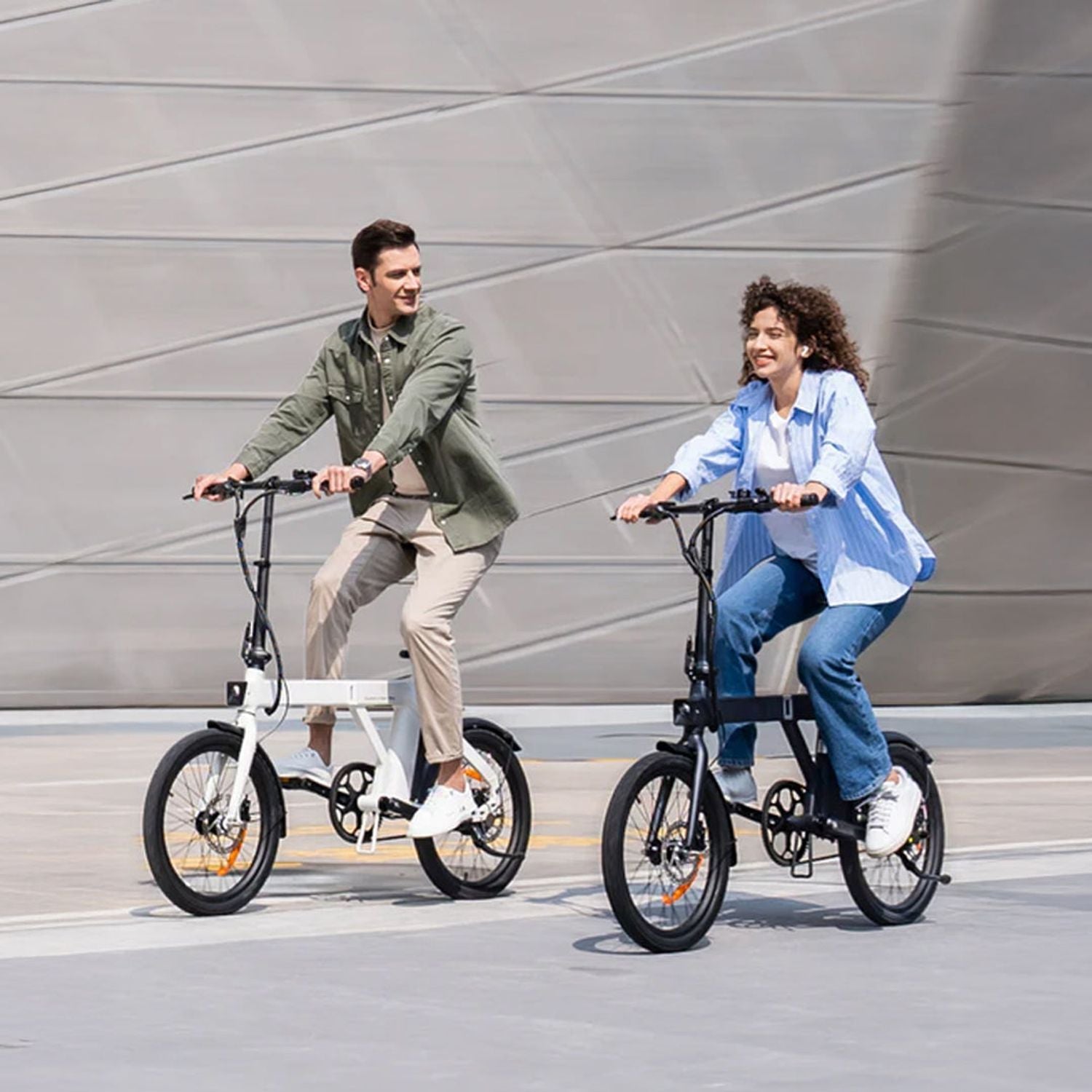 UAE Golf Cart Folding Electric Bike with Torque Sensor, Belt Drive, 250W Motor, 36V 9.6Ah Battery, 100 km Range, 18.5 kg, 120 kg Payload